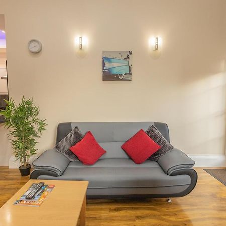 New 3-Bedroom Apartment Close To City Centre Edimburgo Esterno foto