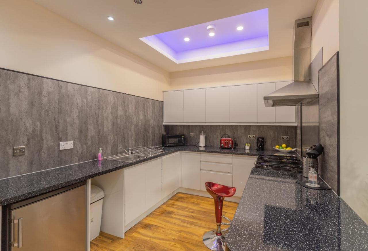 New 3-Bedroom Apartment Close To City Centre Edimburgo Esterno foto