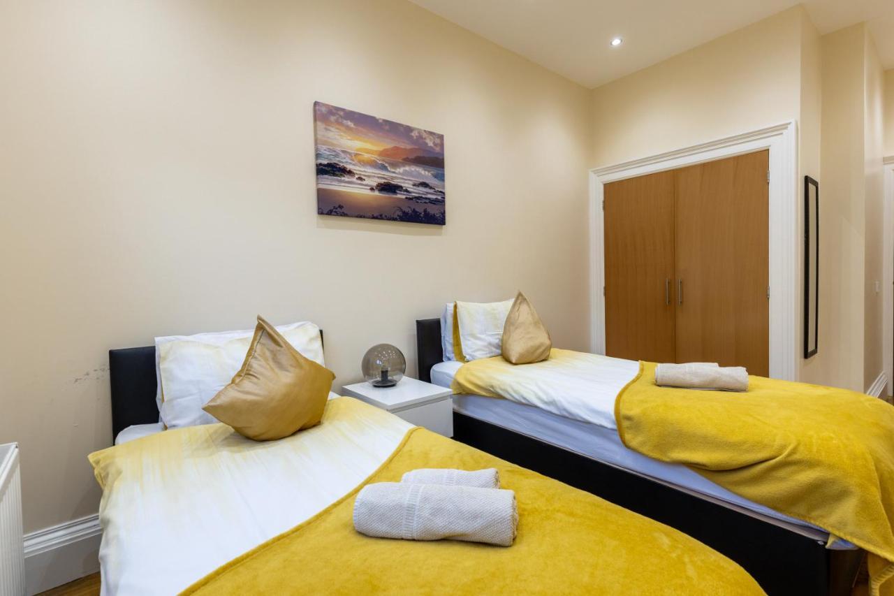 New 3-Bedroom Apartment Close To City Centre Edimburgo Esterno foto