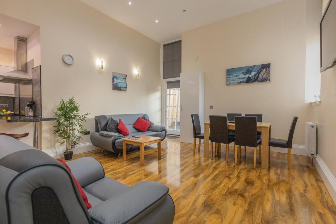 New 3-Bedroom Apartment Close To City Centre Edimburgo Esterno foto