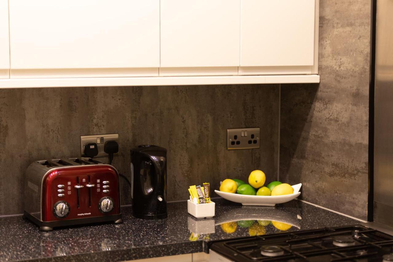 New 3-Bedroom Apartment Close To City Centre Edimburgo Esterno foto