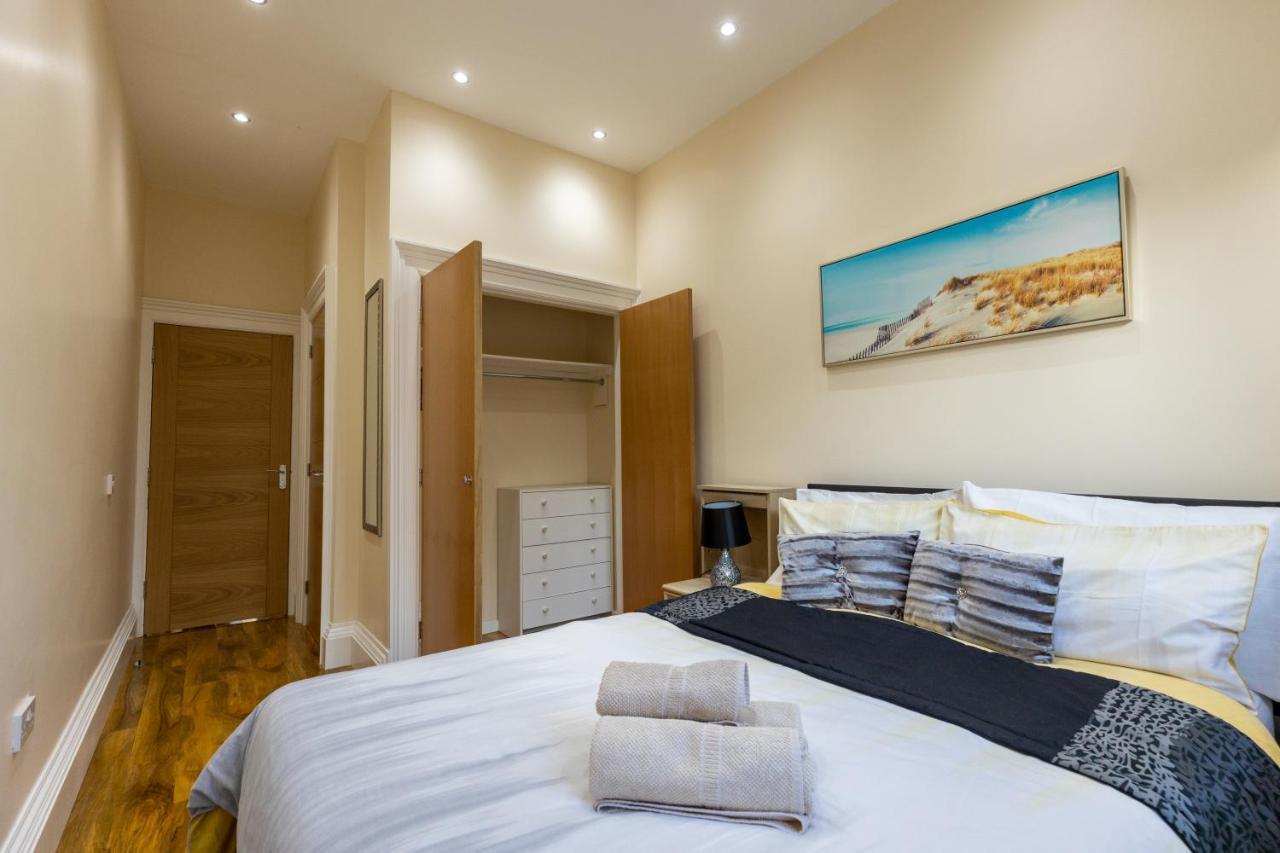 New 3-Bedroom Apartment Close To City Centre Edimburgo Esterno foto