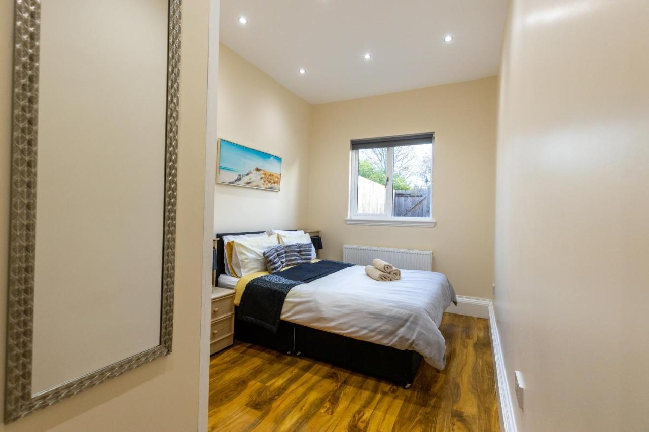 New 3-Bedroom Apartment Close To City Centre Edimburgo Esterno foto