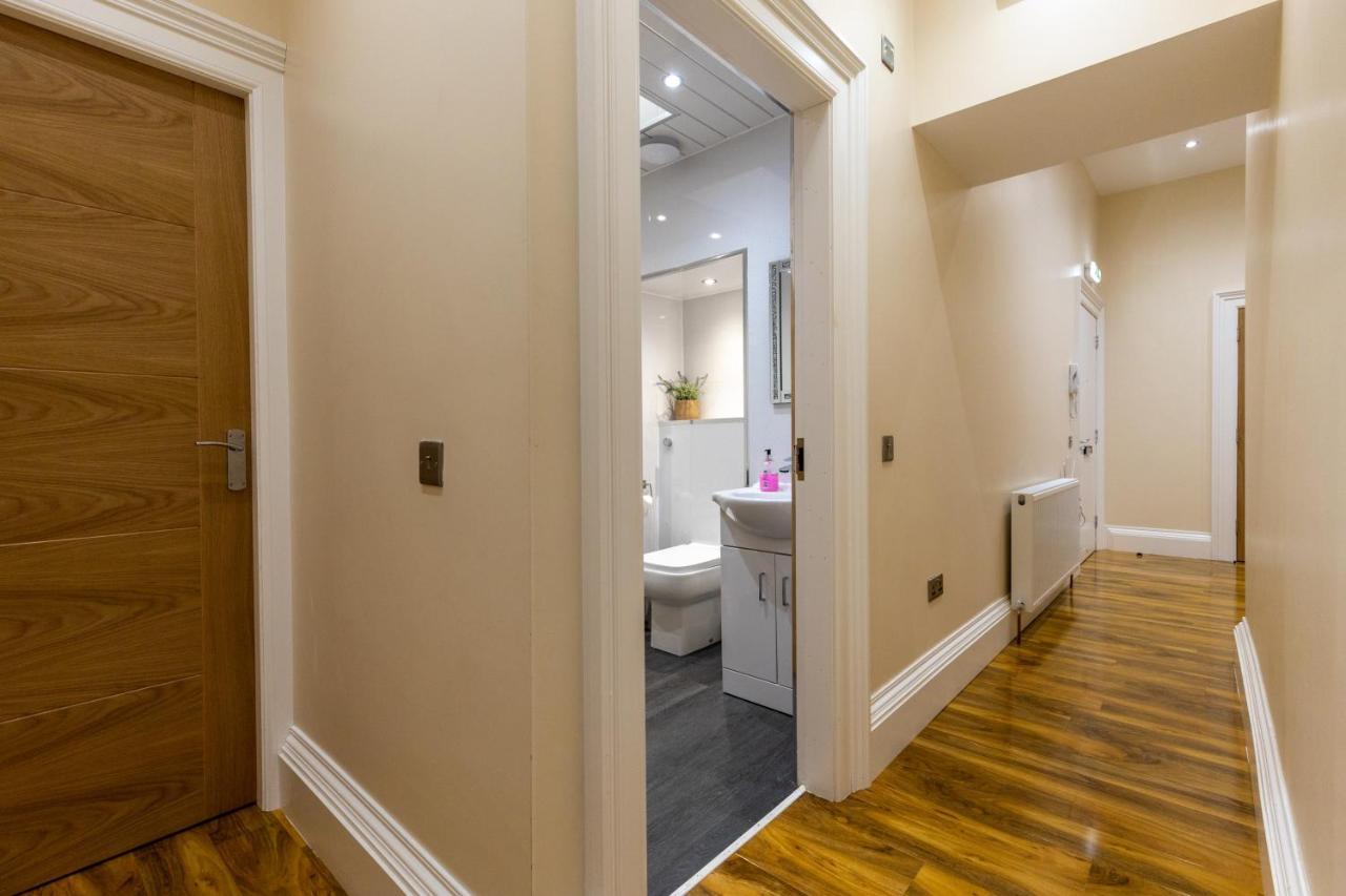 New 3-Bedroom Apartment Close To City Centre Edimburgo Esterno foto